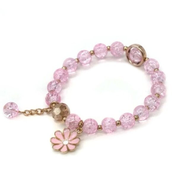 Bracelet with pink pearls and charm. OS